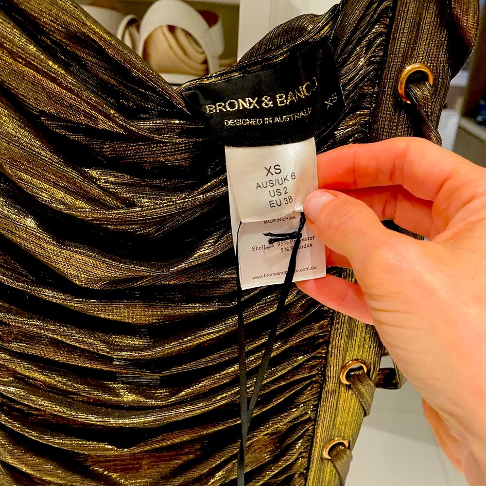 This dress is insane!!! It’s a show stopper